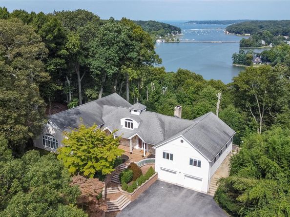 2 Centershore Road S, Centerport NY 11721
