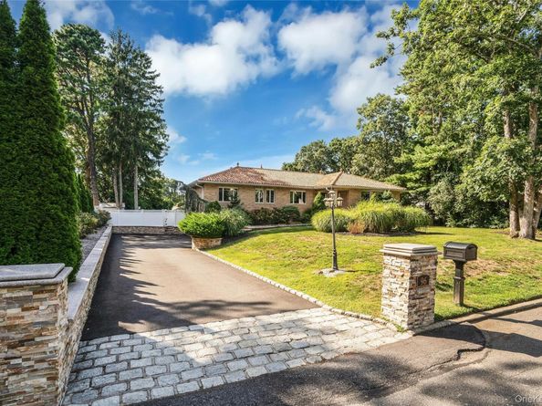 96 McCulloch Drive, Dix Hills NY 11746