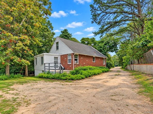 45 Peconic Road, Hampton Bays NY 11946