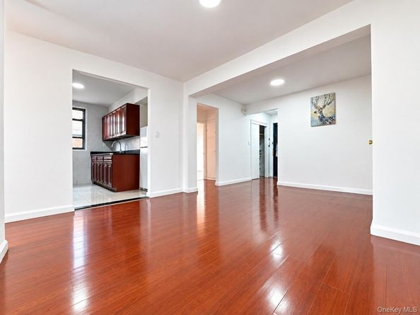 132-35 Sanford Avenue 5R, Flushing NY 11355