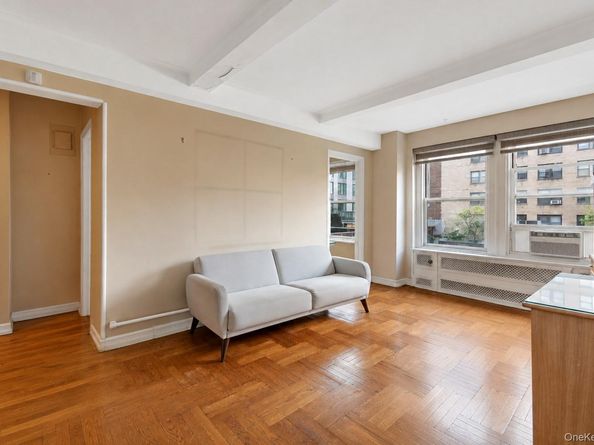 433 W 34th Street 2N, New York (Manhattan) NY 10001