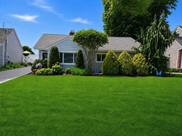 51 Fox Boulevard, Massapequa NY 11758