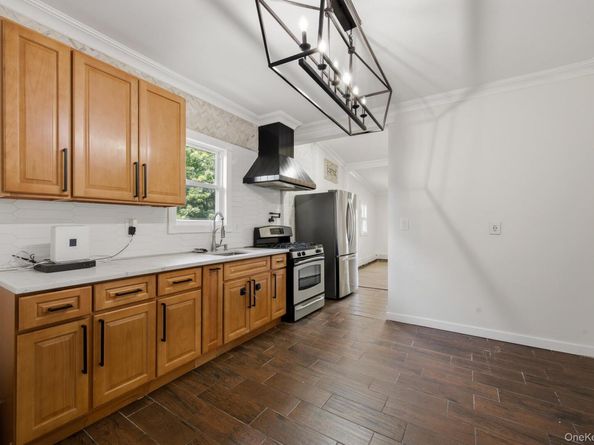 29 Elm Avenue, Hempstead NY 11550