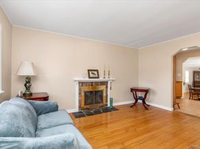 2 Inwood Road, Glen Cove NY 11542