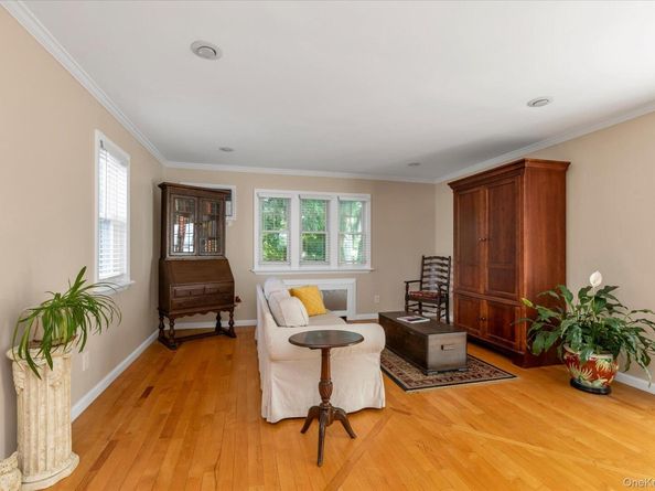 2 Inwood Road, Glen Cove NY 11542