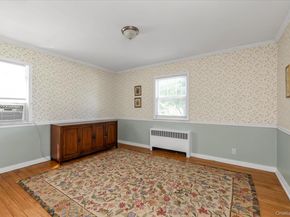 2 Inwood Road, Glen Cove NY 11542