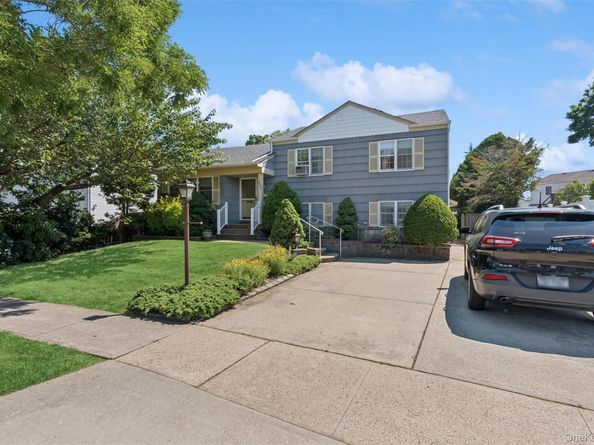 602 Syracuse Avenue, Massapequa NY 11758