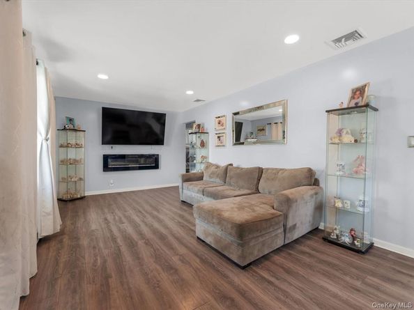 208 N 3rd Street, Bethpage NY 11714