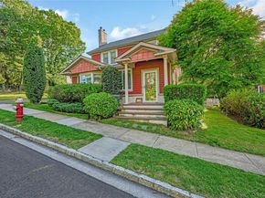 134 Singworth Street, Oyster Bay NY 11771