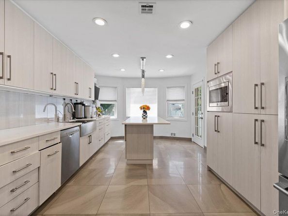 648 Diane Place, North Woodmere NY 11581