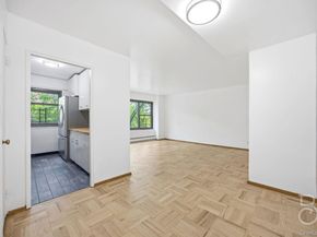 33-52 Crescent Street 4C, Astoria NY 11106