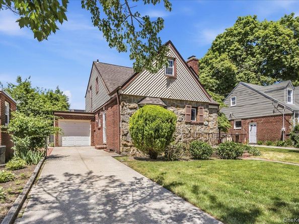588 Adams Avenue, West Hempstead NY 11552