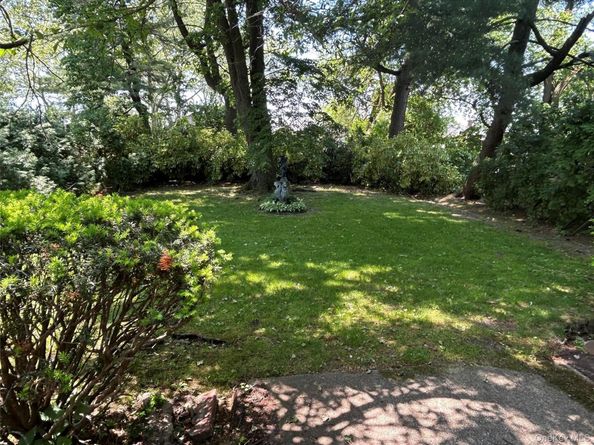 79 Marcus Avenue, New Hyde Park NY 11040
