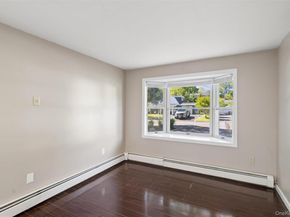 5 Grendon Lane, Farmingville NY 11738