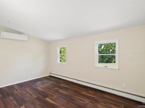 5 Grendon Lane, Farmingville NY 11738