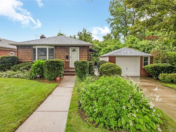 4606 247 Street, Douglaston NY 11362