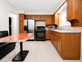 255-40 147th Drive, Rosedale NY 11422