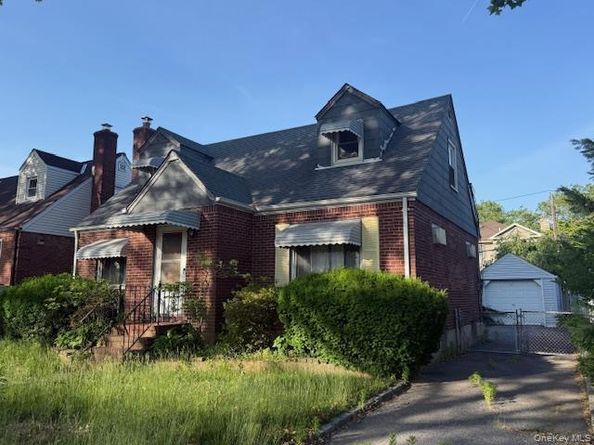 38 Pearl Street, New Hyde Park NY 11040