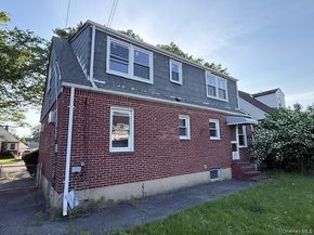 38 Pearl Street, New Hyde Park NY 11040