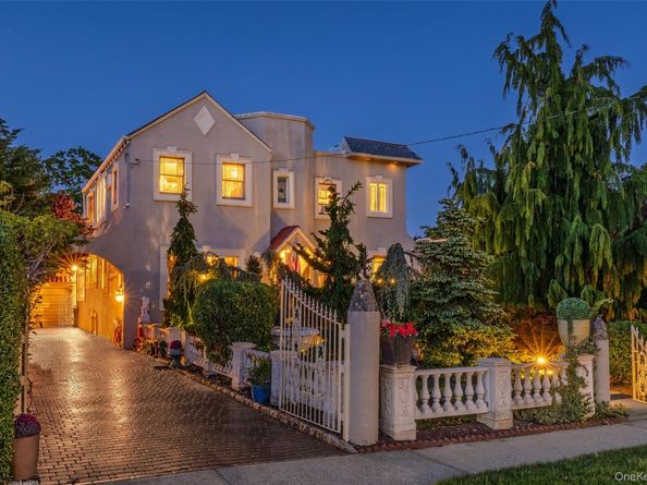 315 Wynsum Avenue, Merrick NY 11566
