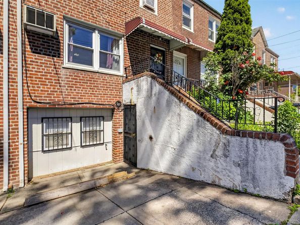 7008 165th Street, Fresh Meadows NY 11365