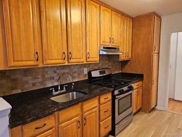 151-05 Cross Island Parkway 3E, Whitestone NY 11357