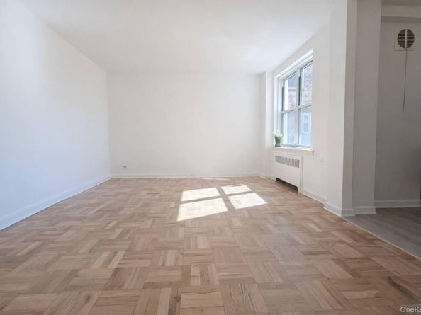 30-11 Parsons Boulevard 2T, Flushing NY 11354