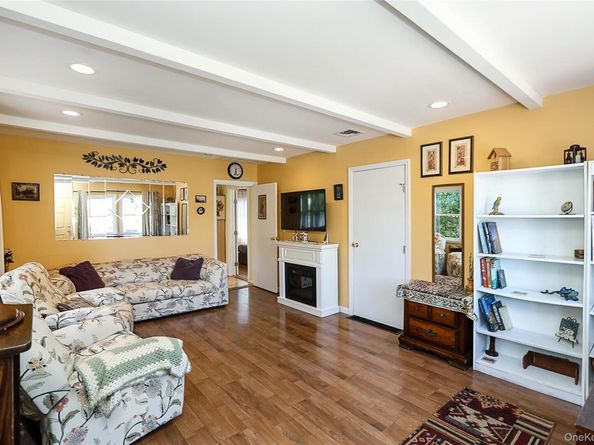 110 Franklin Avenue, East Northport NY 11731