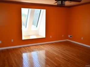 280 Park Avenue W, Westbury NY 11590