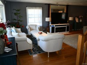 280 Park Avenue W, Westbury NY 11590