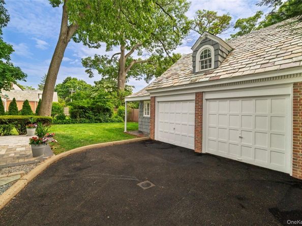 210 Demott Avenue, Rockville Centre NY 11570