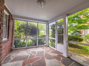 210 Demott Avenue, Rockville Centre NY 11570