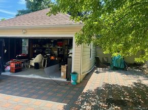 8424 109th Street, Richmond Hill NY 11418