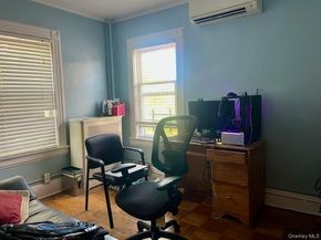8424 109th Street, Richmond Hill NY 11418