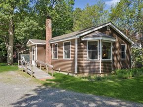 35 Pidgeon Hill Road, Huntington Station NY 11746