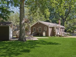 35 Pidgeon Hill Road, Huntington Station NY 11746