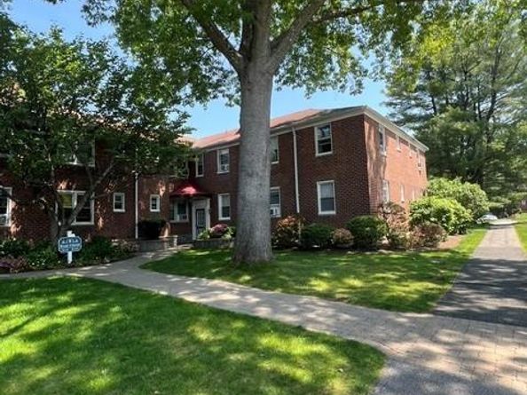8 Bryant Crescent 1H, White Plains NY 10605