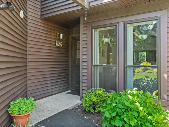122 Woods Brooke Circle, Ossining NY 10562