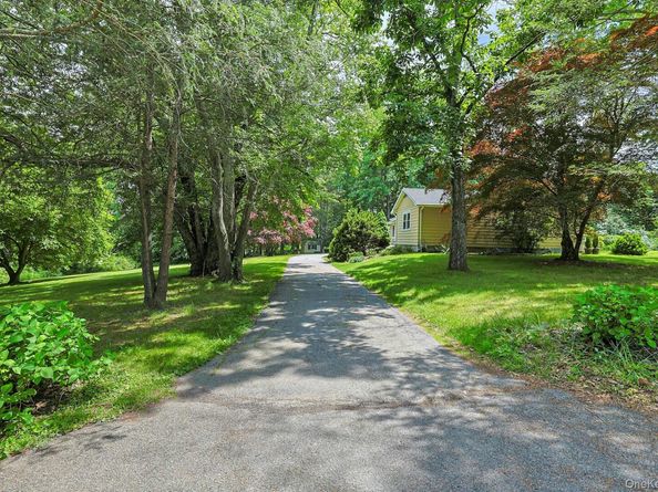 3 Meadow Park Road, Baldwin Place NY 10505