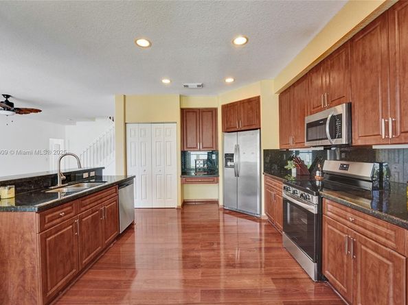 10730 NW 56th Ct, Coral Springs FL 33076