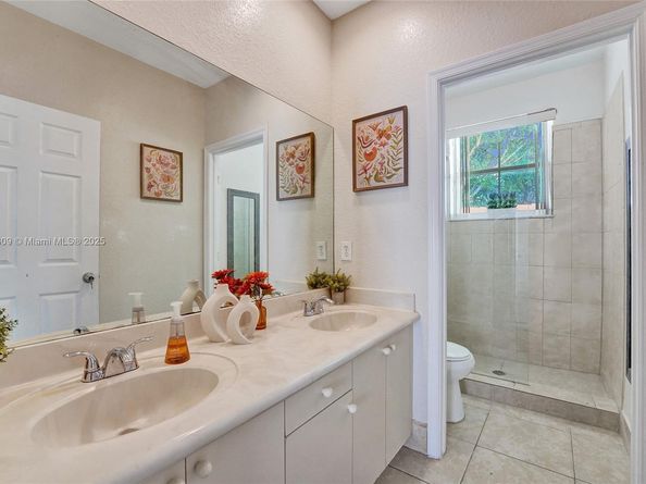 10730 NW 56th Ct, Coral Springs FL 33076
