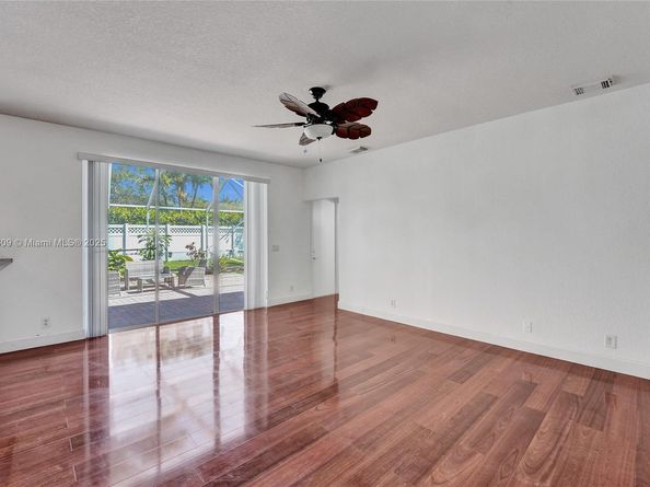 10730 NW 56th Ct, Coral Springs FL 33076