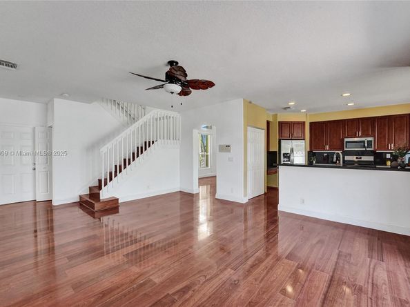 10730 NW 56th Ct, Coral Springs FL 33076
