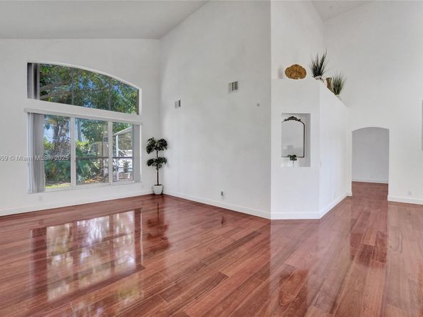 10730 NW 56th Ct, Coral Springs FL 33076
