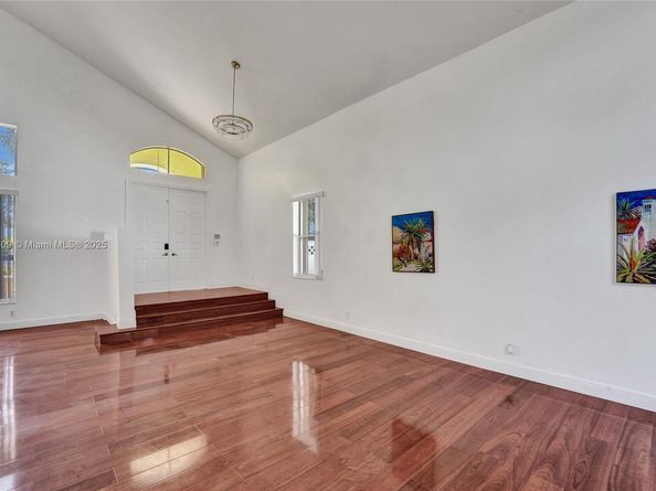 10730 NW 56th Ct, Coral Springs FL 33076