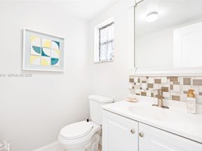 9421 Sunrise Lakes Blvd 208, Sunrise FL 33322