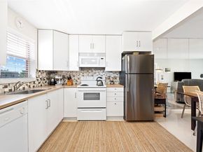 9421 Sunrise Lakes Blvd 208, Sunrise FL 33322