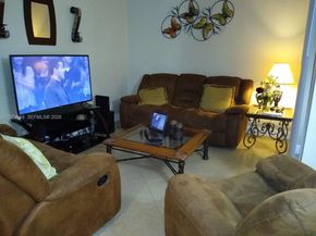 6273 NW 170 Ter, Hialeah FL 33015