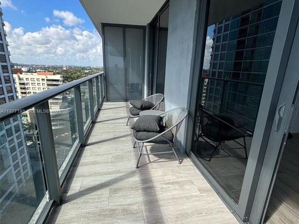 121 NE 34th St 1503, Miami FL 33137