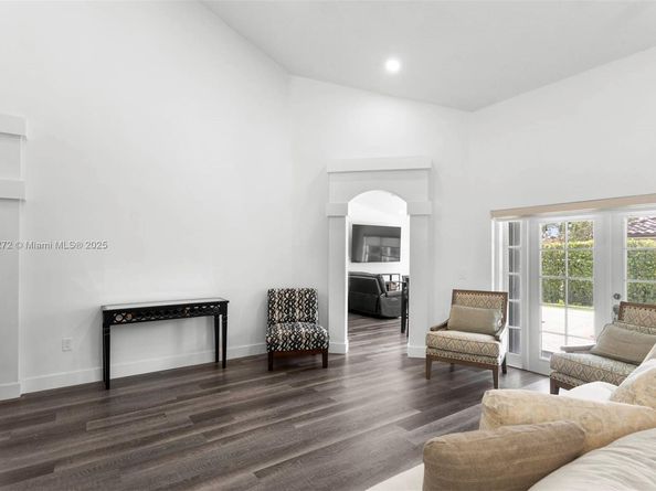 331 NW 189th Ter, Pembroke Pines FL 33029